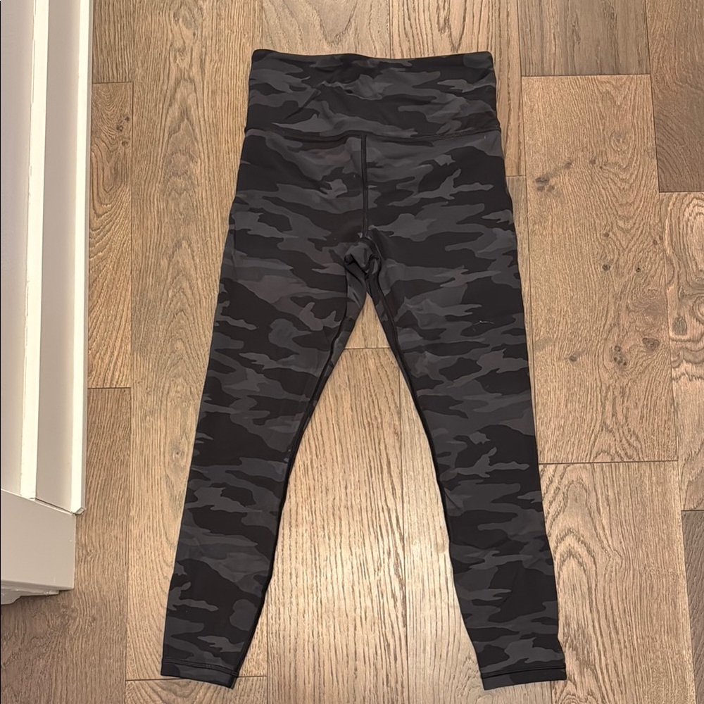 Women's athleta small Camo Leggings - Black